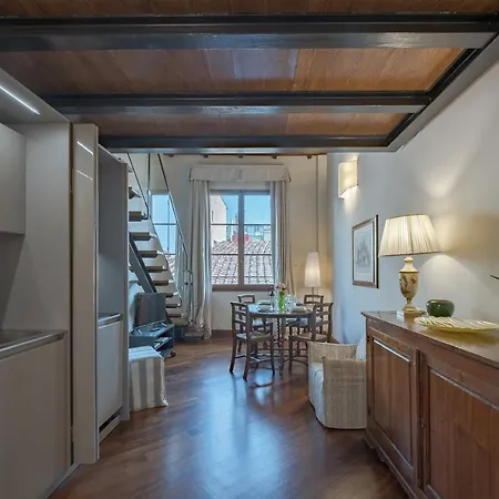 Tiziano Big Penthouse In The Oltrarno *